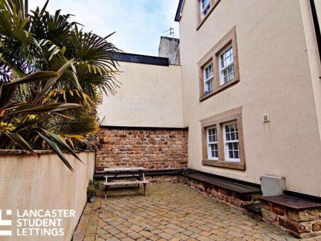 Room for rent in Bare, Lancashire