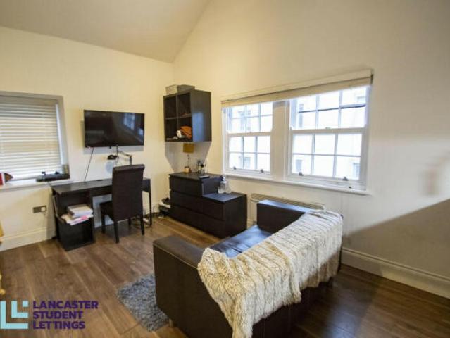 Room for rent in Bare, Lancashire