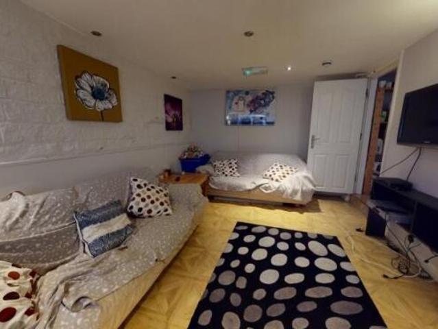 Room for rent in St Michaels, Livermead