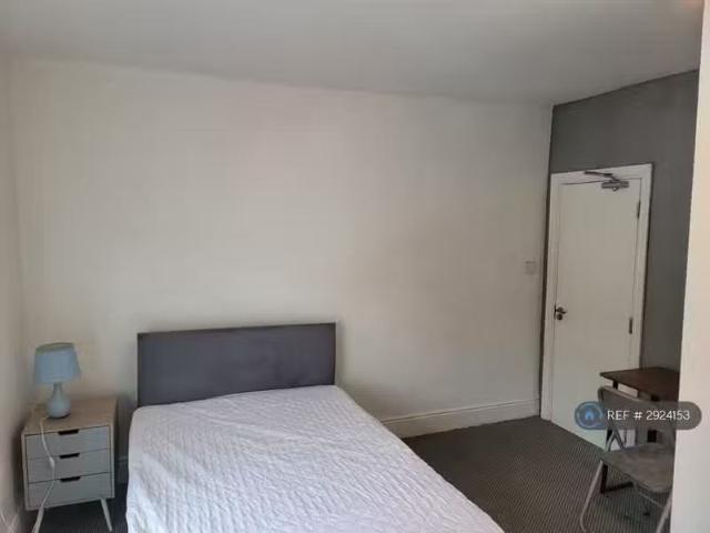 House for rent in Chilvers Coton, Camp Hill