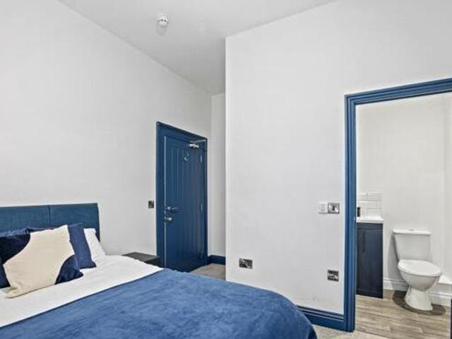 House for rent in Follaton, Strode