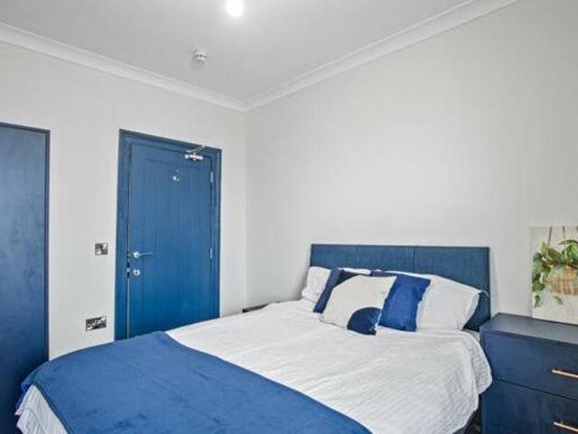 House for rent in Follaton, Strode