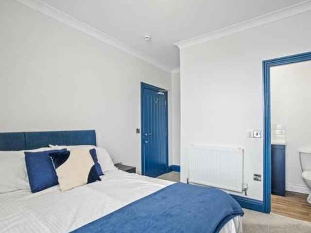 House for rent in Follaton, Strode