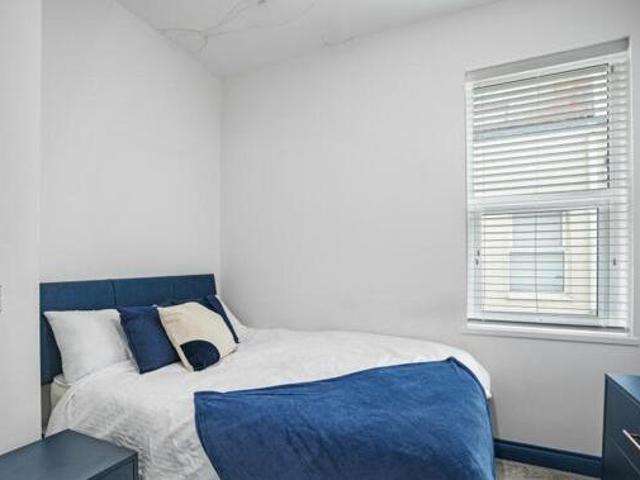 House for rent in Follaton, Strode