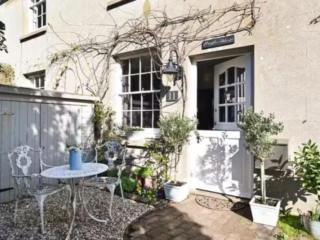 House for rent in Perryfields, West Sussex