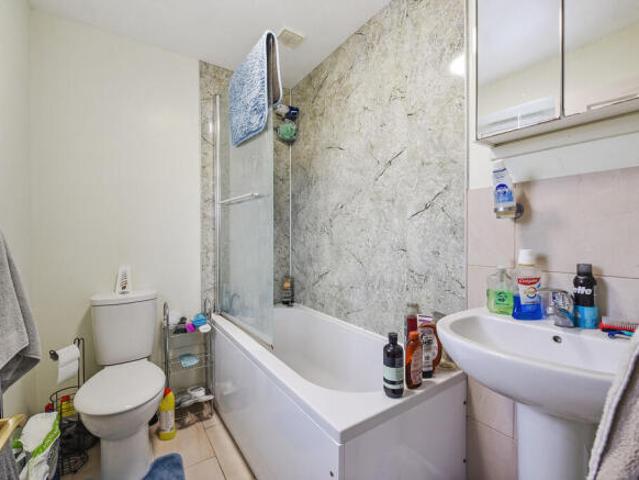 Room for rent in Sleepers' Hill, Hampshire