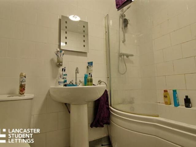 Room for rent in Greaves, Bare