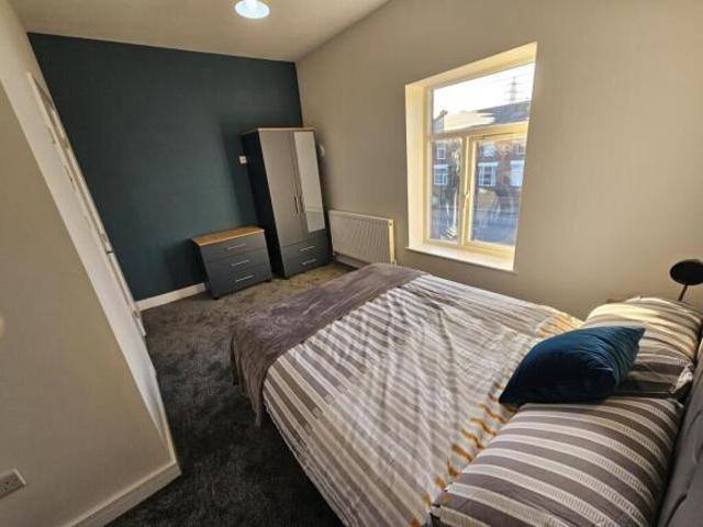 Room for rent in Lee Bank, Greater Manchester