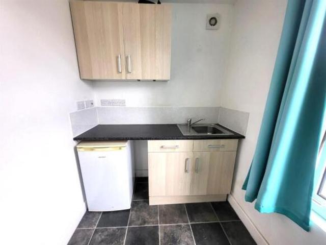Studio for rent in Wood End, Wednesfield