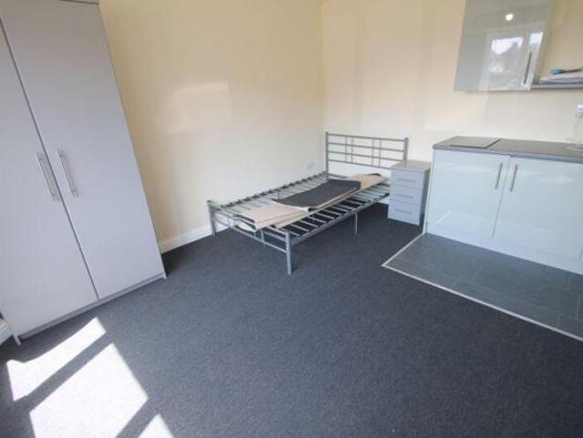 Flat for rent in Uxbridge, Greater London