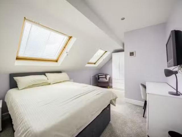 House for rent in Green Close, Warwickshire