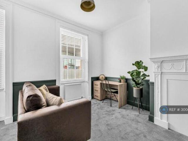 Property for rent in Warrington, England