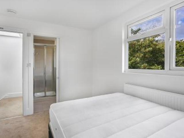 Room for rent in Westborough