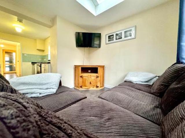 House for rent in Hales Place, The Bridge