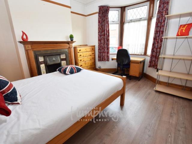 House for rent in Queen's Park, Northampton