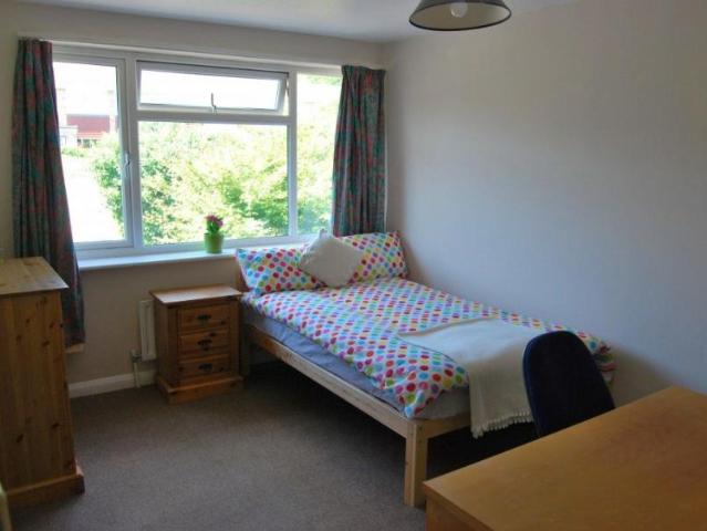 House for rent in Hales Place, The Bridge