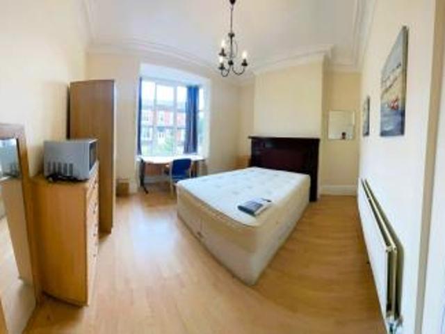 Room for rent in Poolfields, Butterton