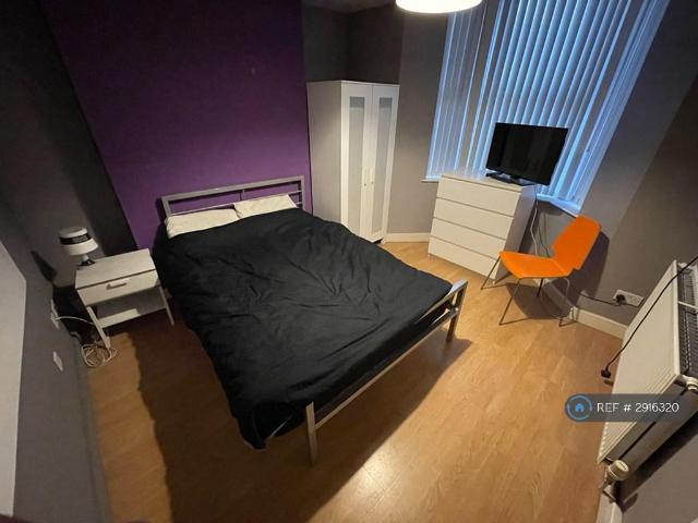 Room for rent in Calderstones