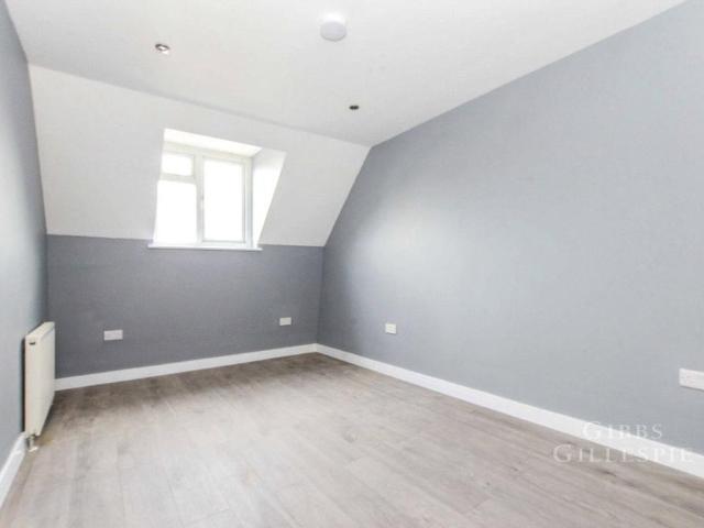 Room for rent in Lane, Greater London