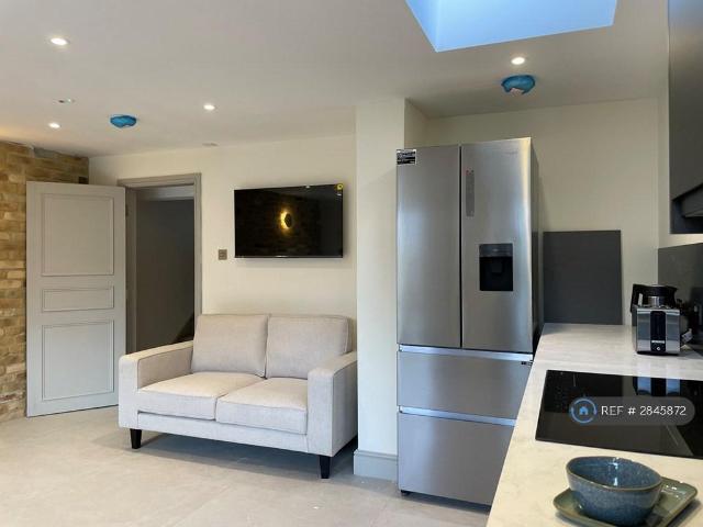 Room for rent in Osney, The Slade
