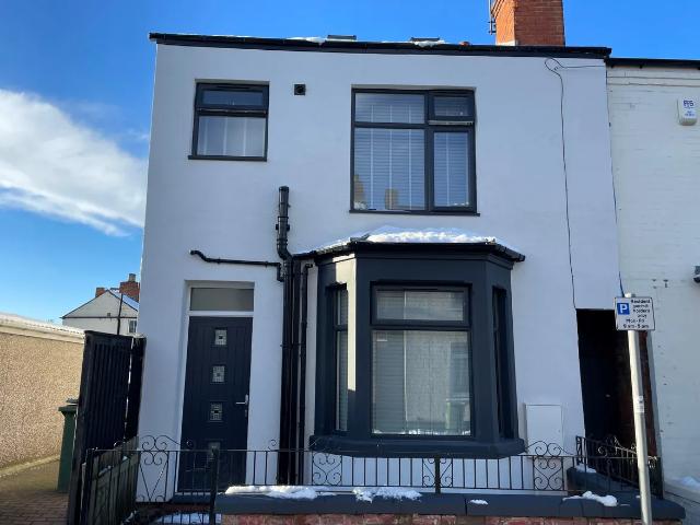 House for rent in Berry Hill, Potters Corner