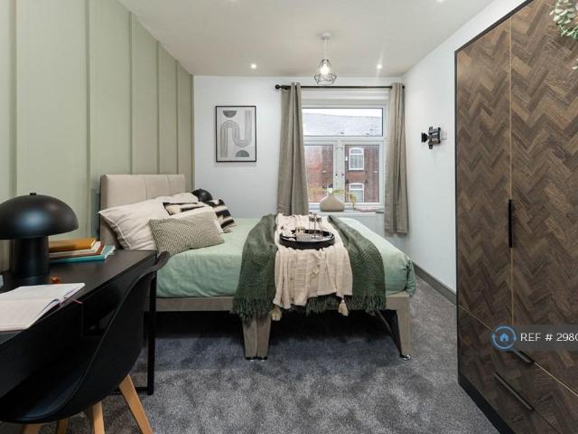 Room for rent in Springhead, Oldham