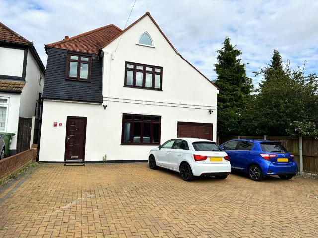 Room for rent in Gidea Park, Greater London