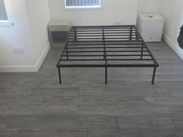 Room for rent in Goldthorn Hill, West Midlands