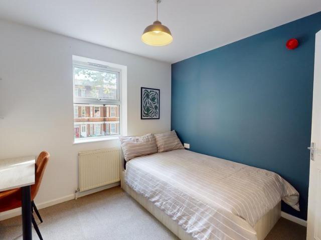 Room for rent in Old Lenton, Haddon