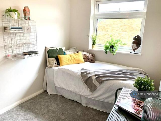 Room for rent in Hertford, Colliers End