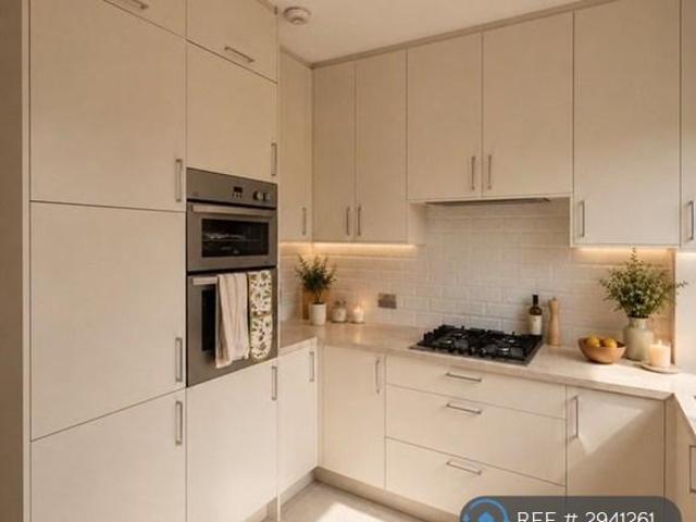 Room for rent in Strawberry Hill, Greater London