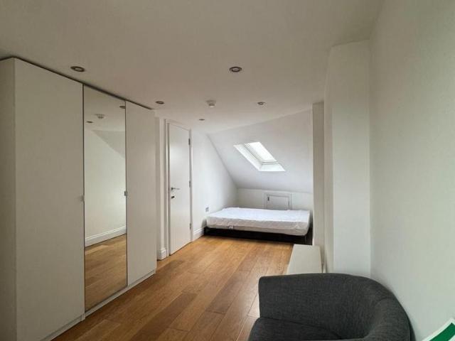 Room for rent in Greater London