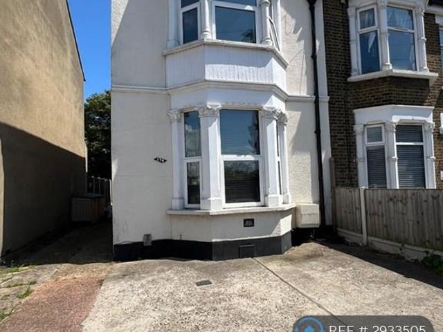 Room for rent in Alton Barnes, Essex