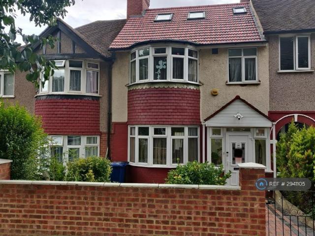 Room for rent in London Borough of Ealing, Greater London