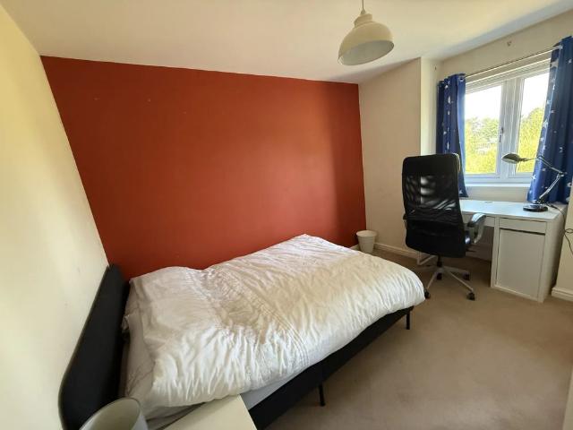 Room for rent in Oxley, West Midlands