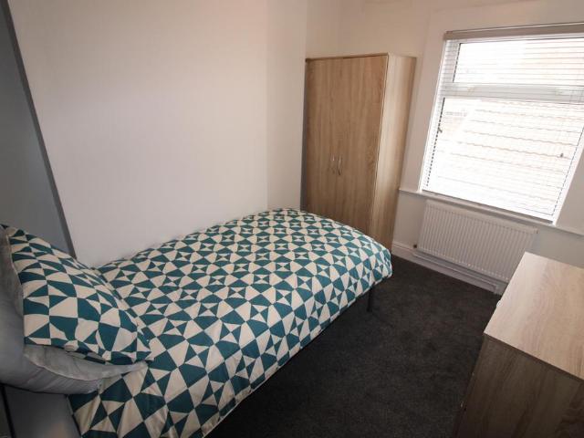 Room for rent in Horninglow and Eton, Beamhurst