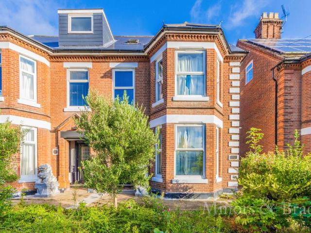 Room for rent in Heigham Grove, East Bank