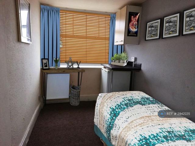 Room for rent in Poulton-le-Sands, Bare