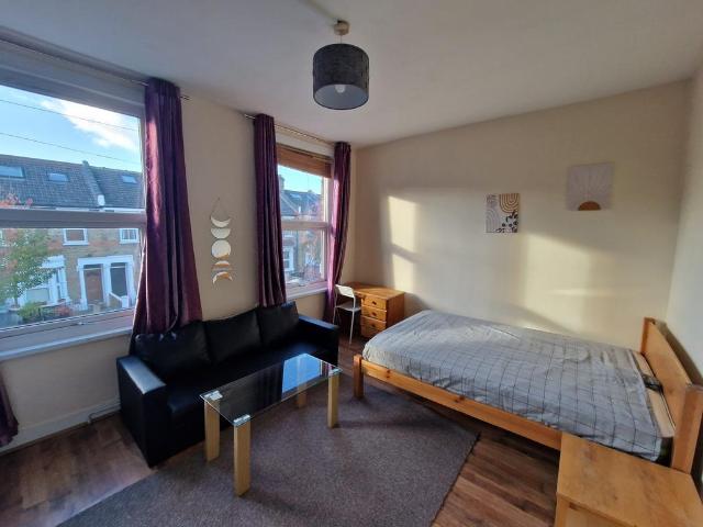 Room for rent in Greater London