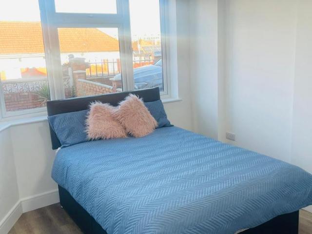 Room for rent in Hayes, Greater London