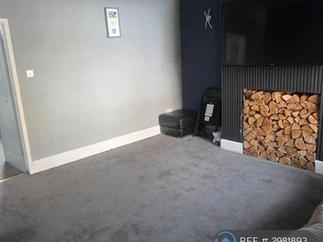 Room for rent in Nuttall, Bury