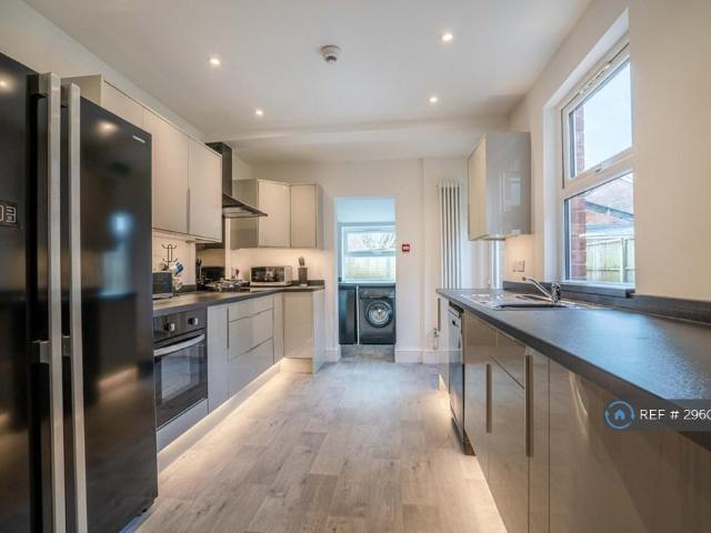 Room for rent in White City, Gloucester