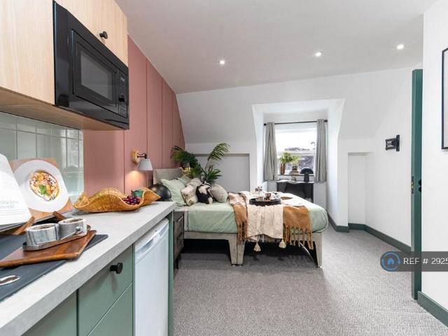 Room for rent in Broadheath, Trafford Park