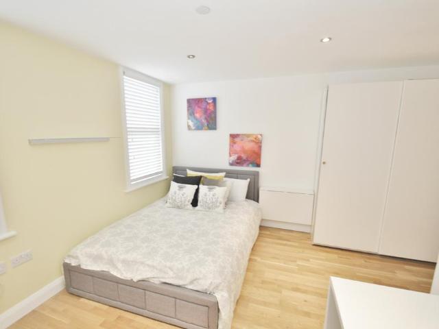Room for rent in Shepherd's Bush, Greater London