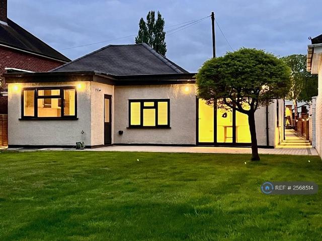 Room for rent in Thorpe Green, Row Town