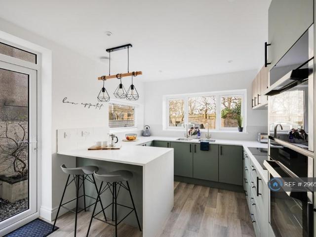 Room for rent in St Philip's Marsh, Feckenham