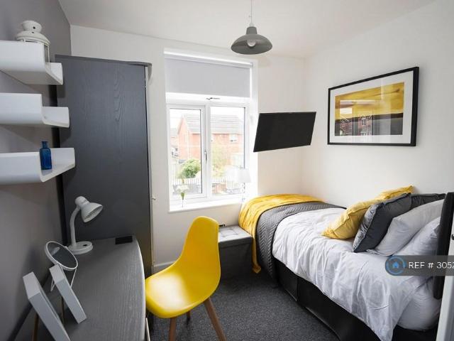 Room for rent in Newton-le-Willows, St Helens