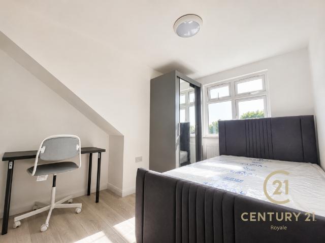 Room for rent in Surbiton, Greater London
