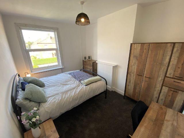Room for rent in Staniland, Boston