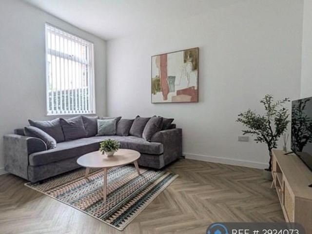 Room for rent in Worsley Brow, St Helens